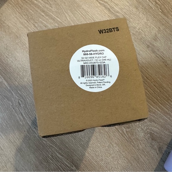 Hydro Flask Nordstrom Anniversary Sale 2023 32 oz. Bottle, Ultraviolet - Picture 6 of 7